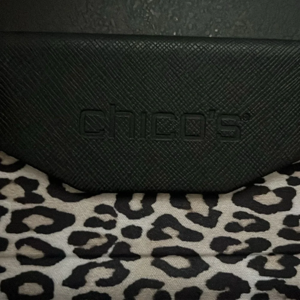 NWT, Chico’s, Gold Sunglasses with Print Case